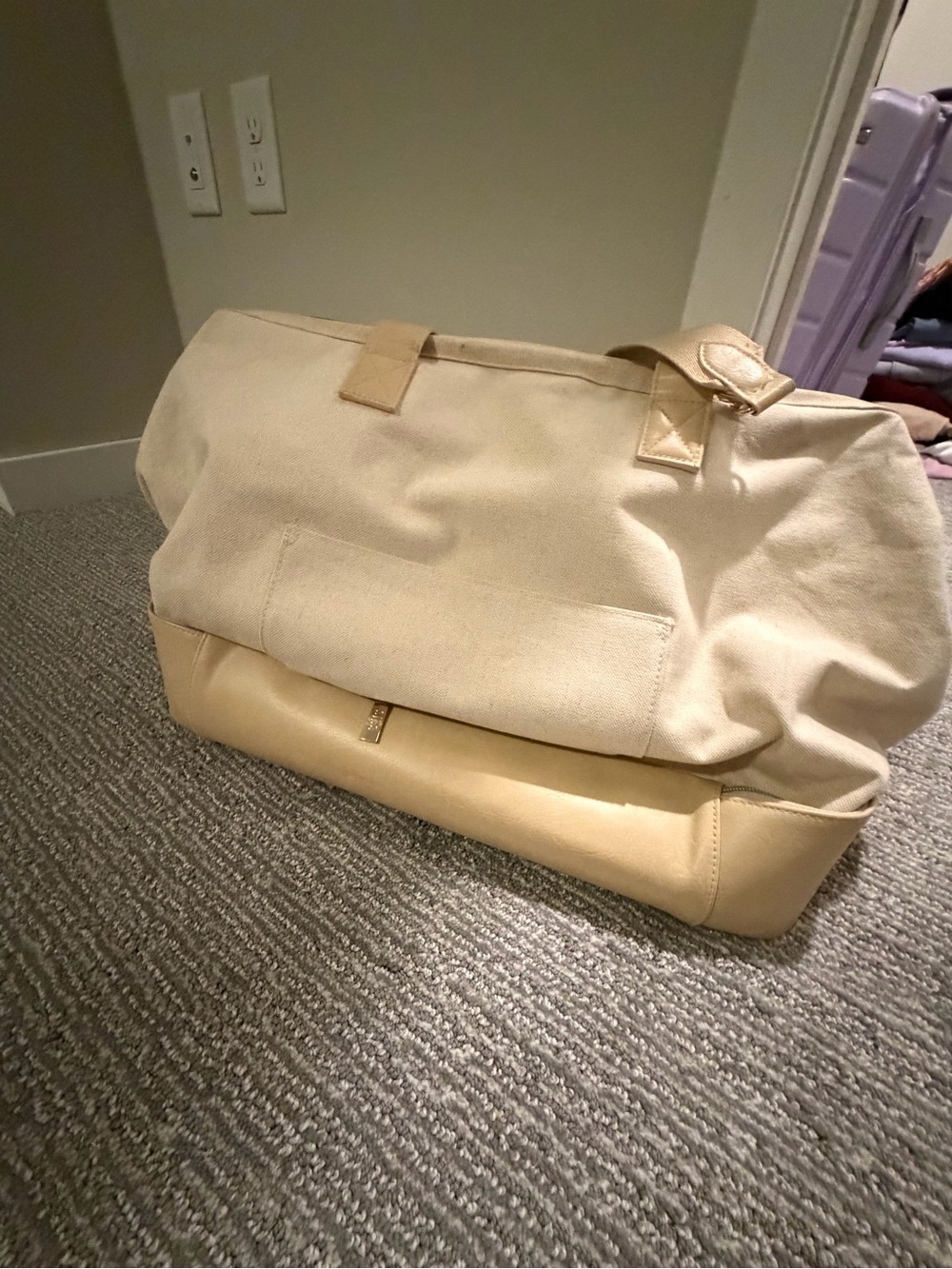 Beis Weekender Duffel Bag in Beige